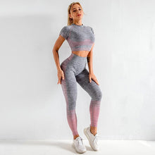 Load image into Gallery viewer, Striped Fade Seamless Fitness Set
